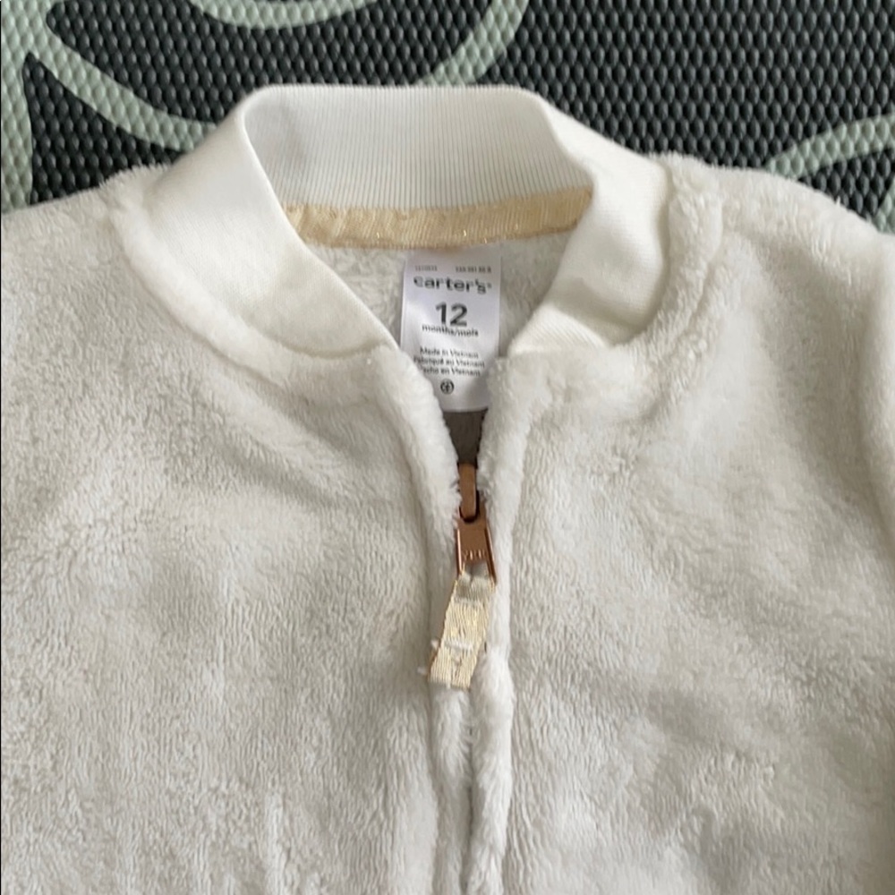 🎀Carter’s white fuzzy, zippered jacket🎀 - Picture 2 of 3